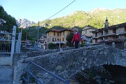 98 Uno dei tanti ponti sul Galavesa ad Erve